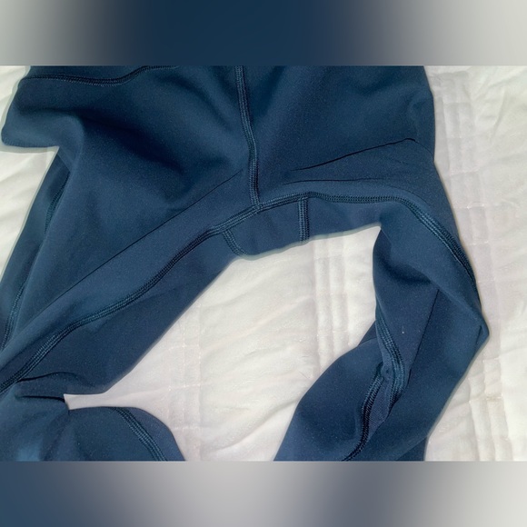 Lululemon Navy Blue Crop Leggings - Picture 4 of 5